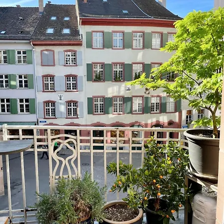 Apartment Im Herzen Der Altstadt Basel